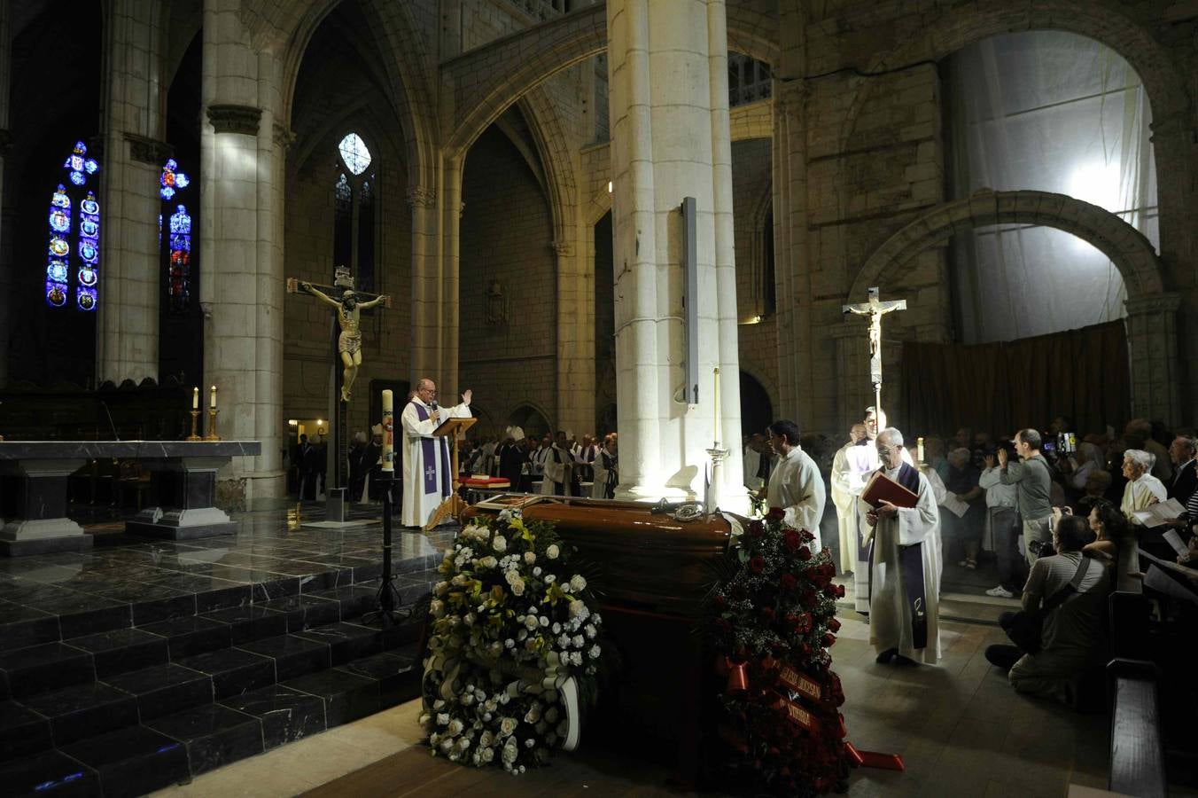 Vitoria y la comunidad religiosa da un emotivo adiós a su obispo emérito fallecido, Miguel Asurmendi