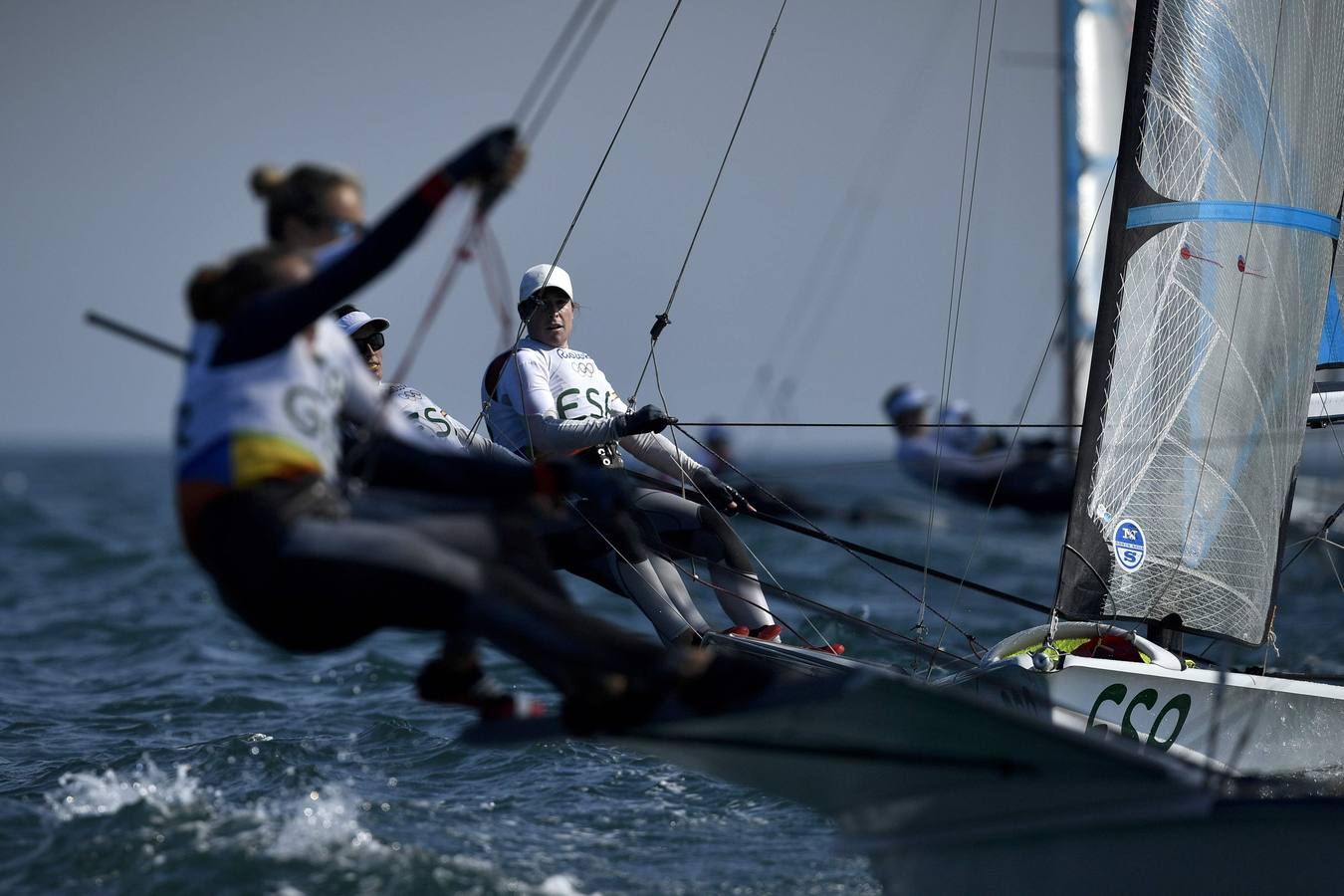 Támara Echegoyen y Berta Betanzos se acercan a la medalla en 49ers