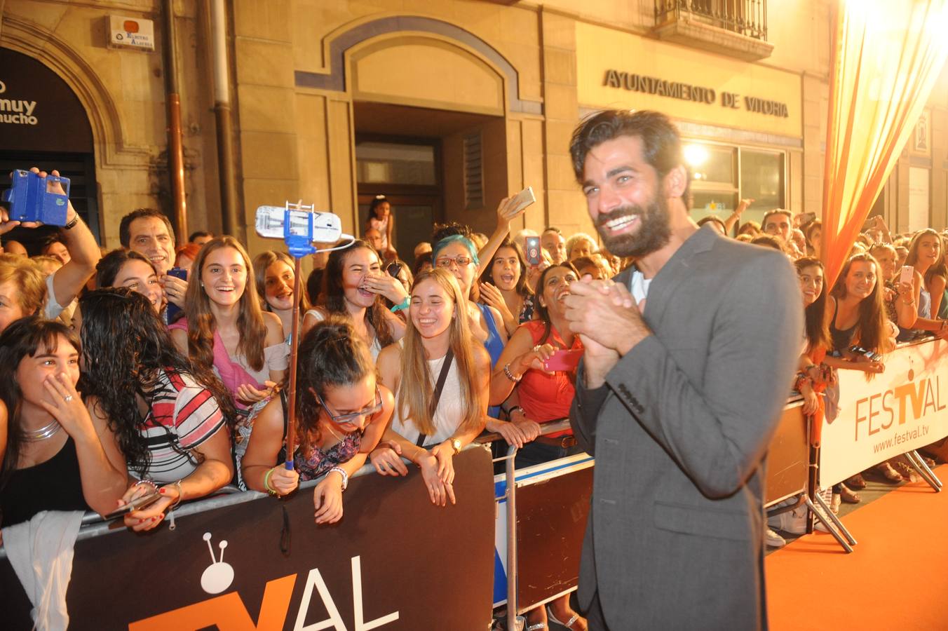 &#039;Olmos y Robles&#039; toman el Teatro Principal de Vitoria