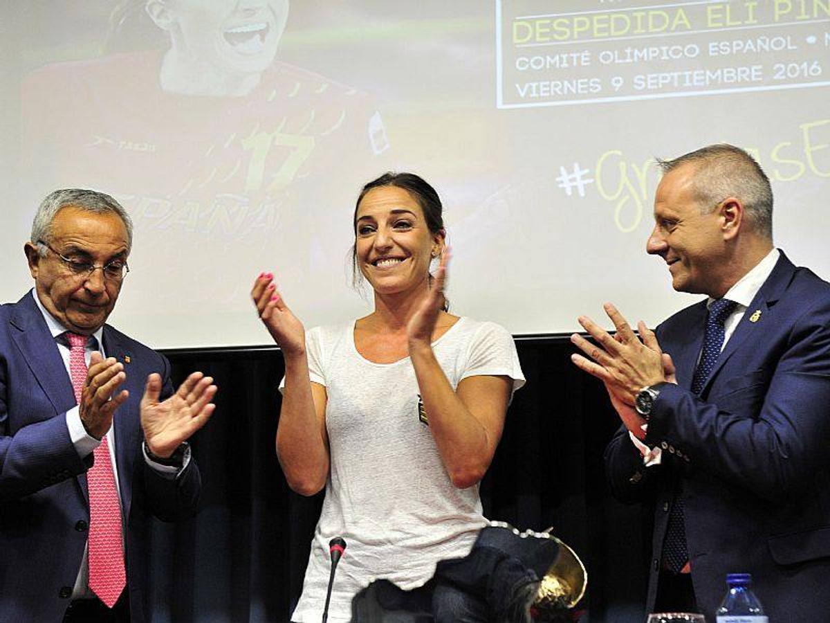 Eli Pinedo, entre lágrimas, se despide del balonmano