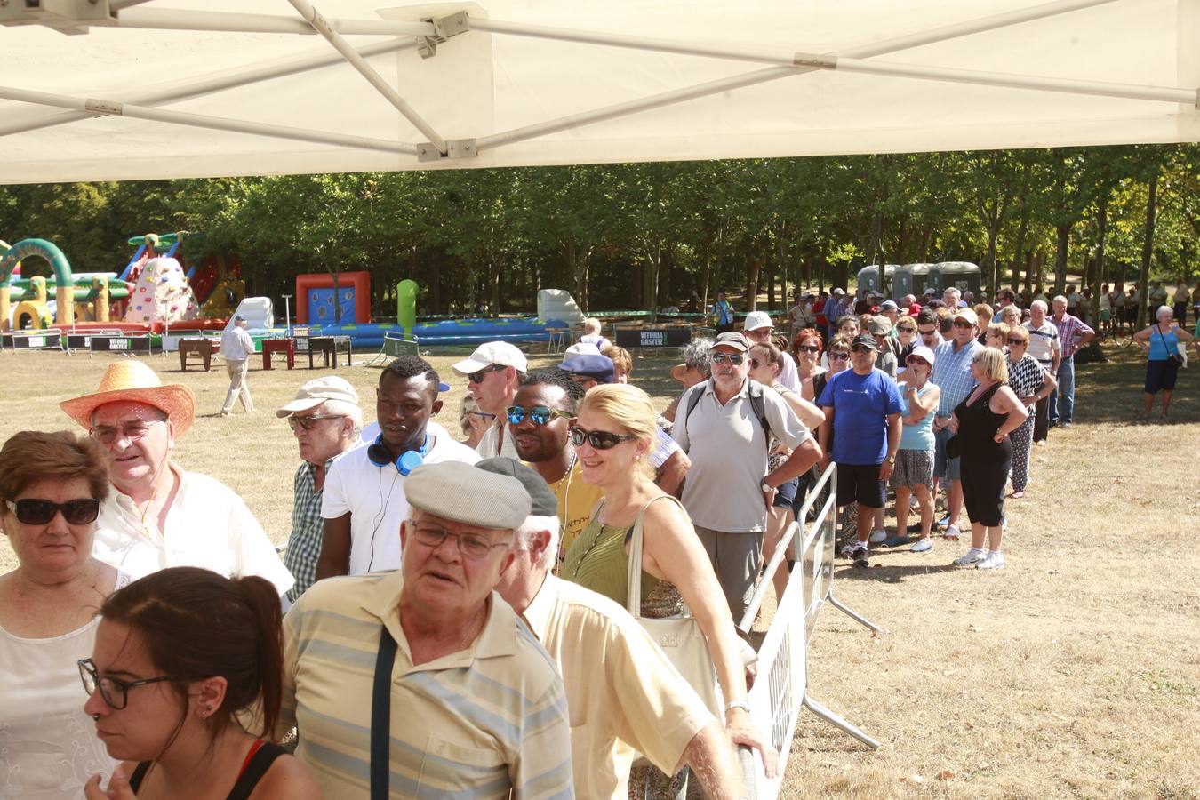 Calor, diversión y buenos alimentos en el día de Olárizu