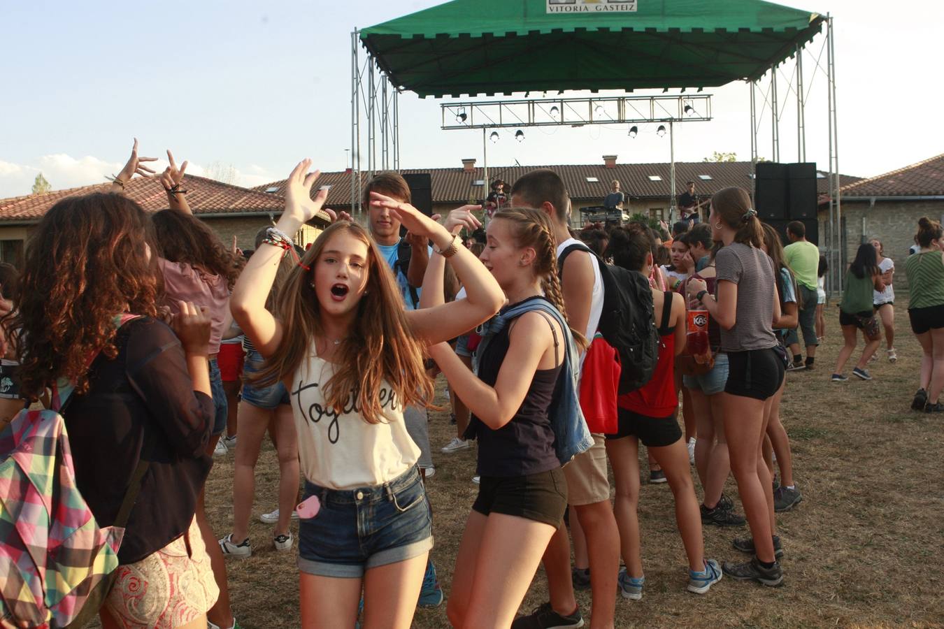 Calor, diversión y buenos alimentos en el día de Olárizu