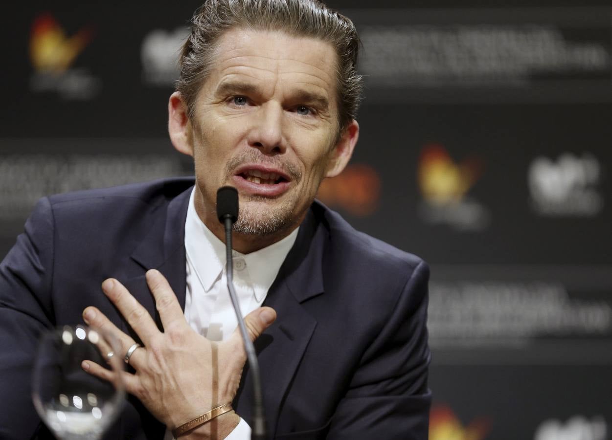 Ethan Hawke conquista el Zinemaldia con su simpatía