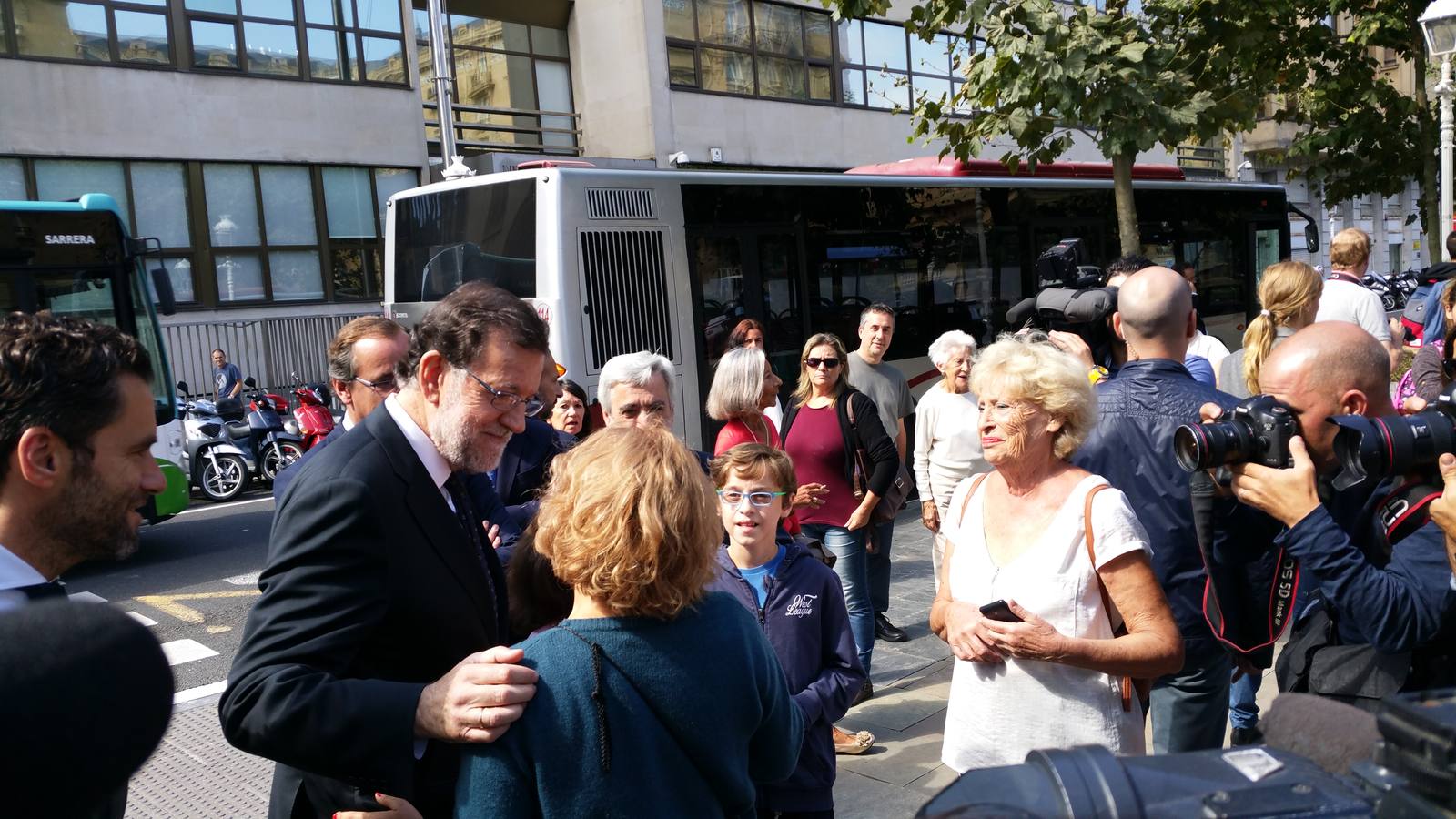 Rajoy levanta pasiones en San Sebastián