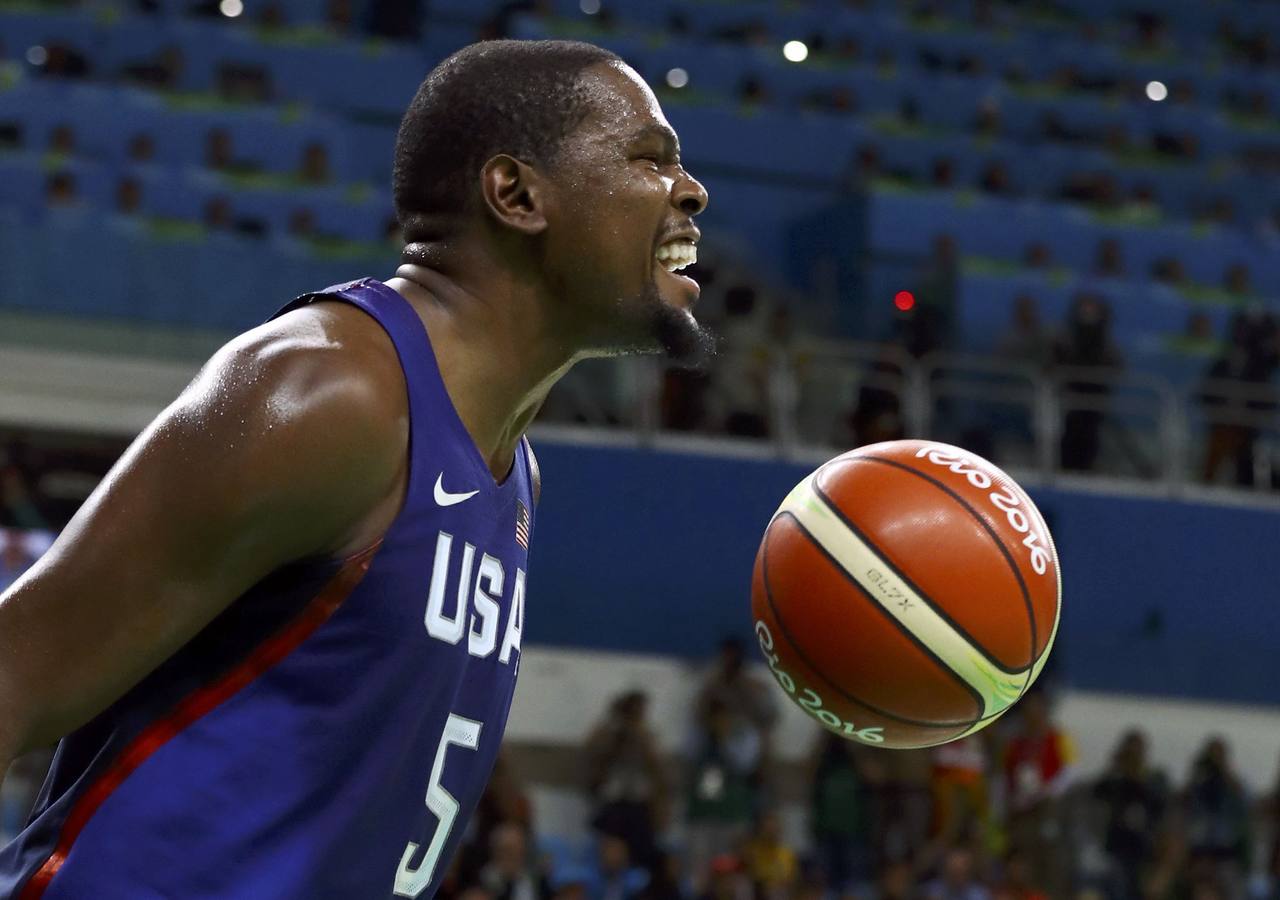 Kevin Durant (baloncesto), 50 millones de euros al año.