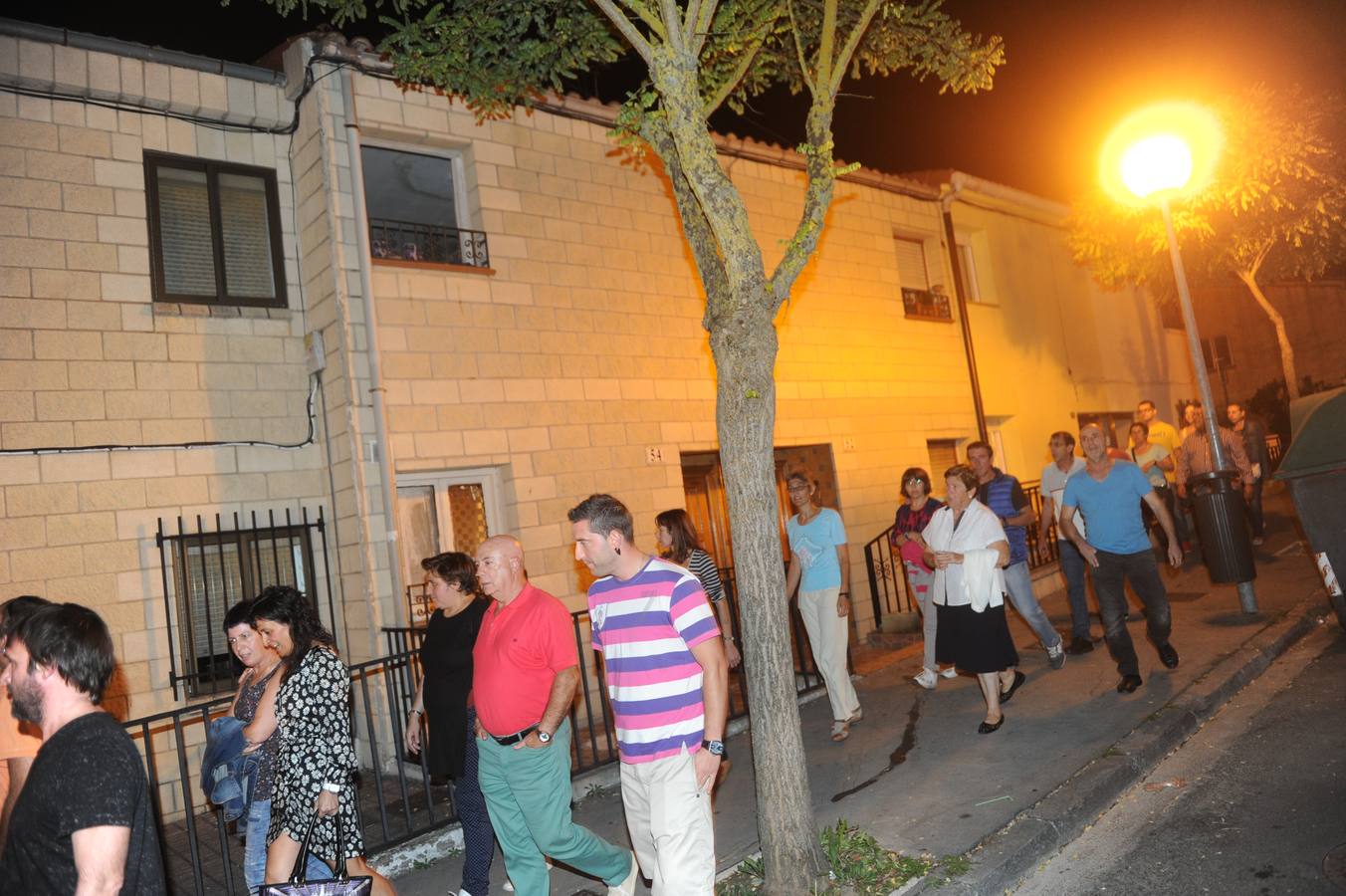 Abetxuko muestra su hartazgo y se manifiesta de nuevo ante las casas ocupadas