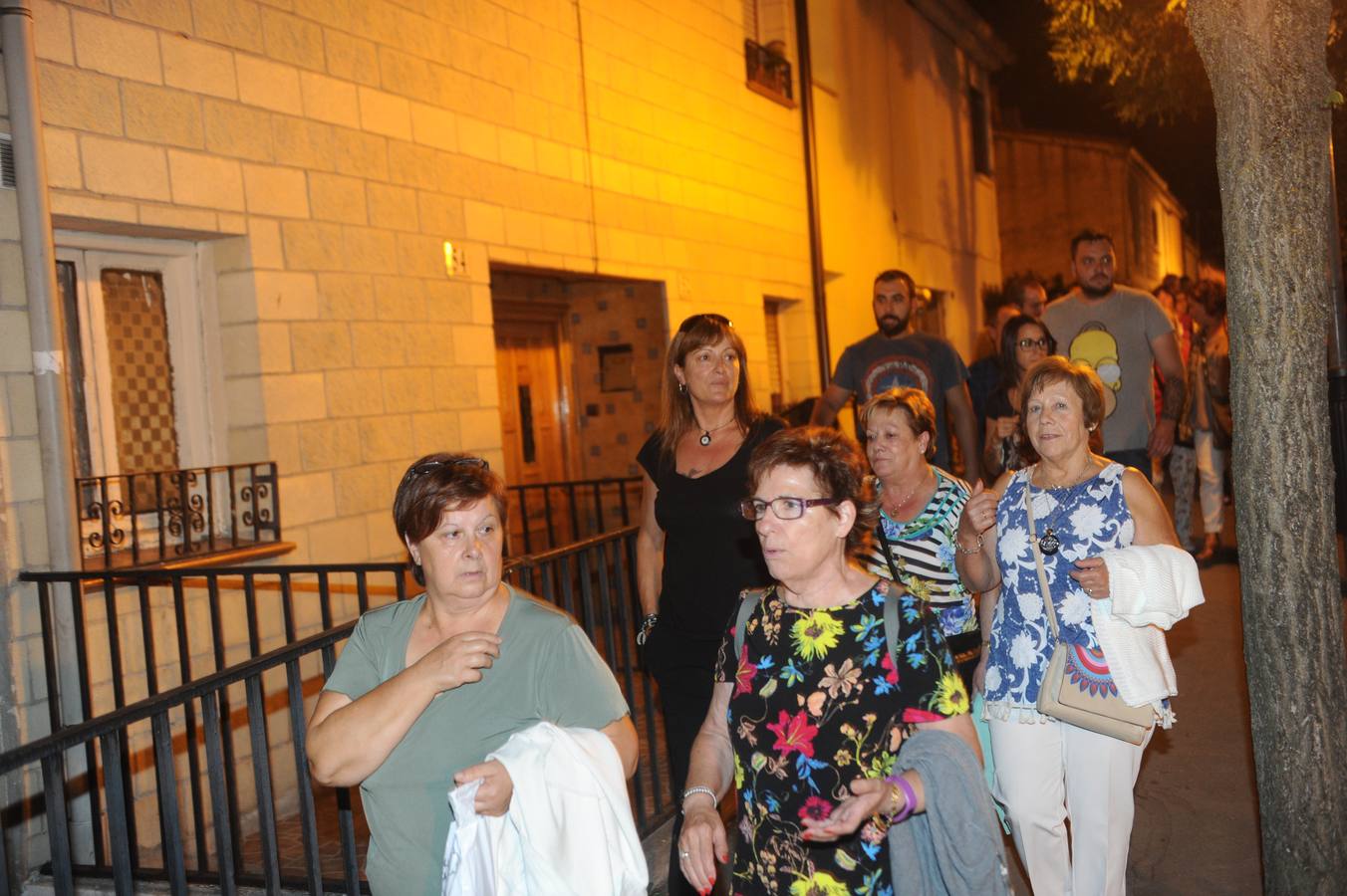 Abetxuko muestra su hartazgo y se manifiesta de nuevo ante las casas ocupadas