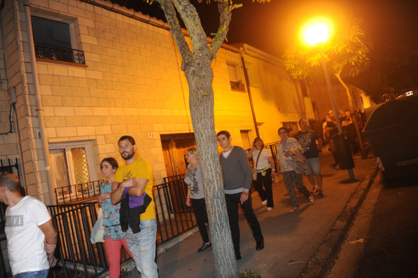 Abetxuko muestra su hartazgo y se manifiesta de nuevo ante las casas ocupadas