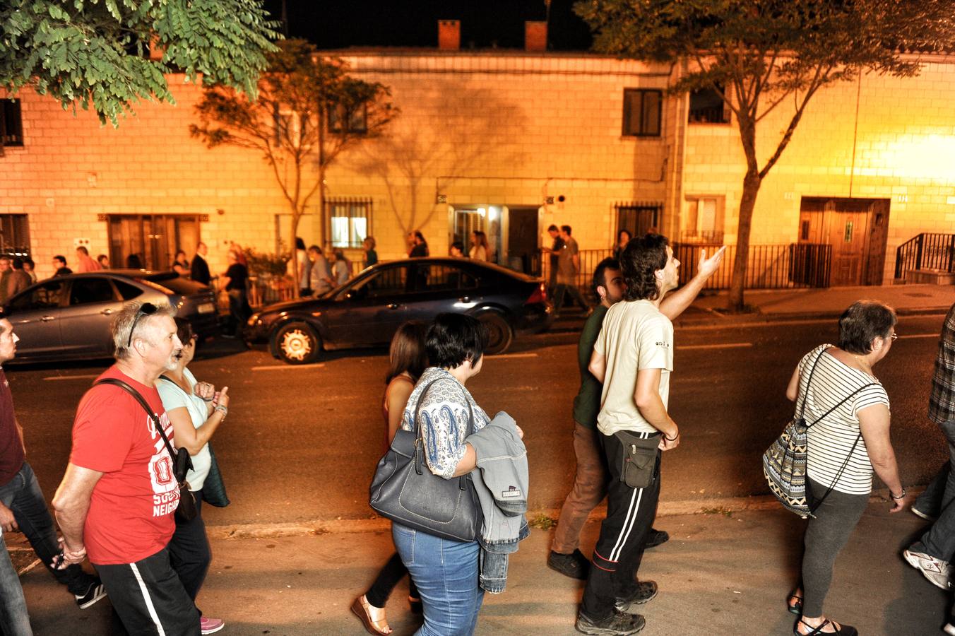 Abetxuko muestra su hartazgo y se manifiesta de nuevo ante las casas ocupadas