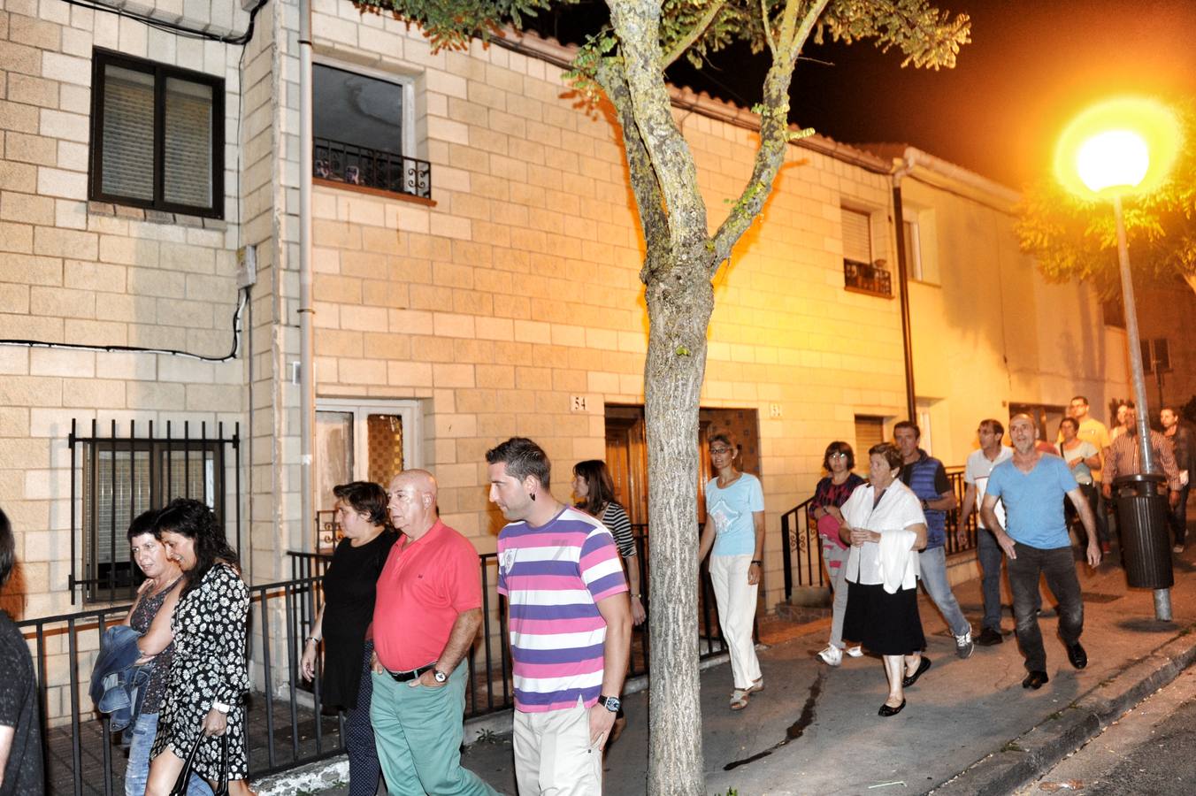 Abetxuko muestra su hartazgo y se manifiesta de nuevo ante las casas ocupadas