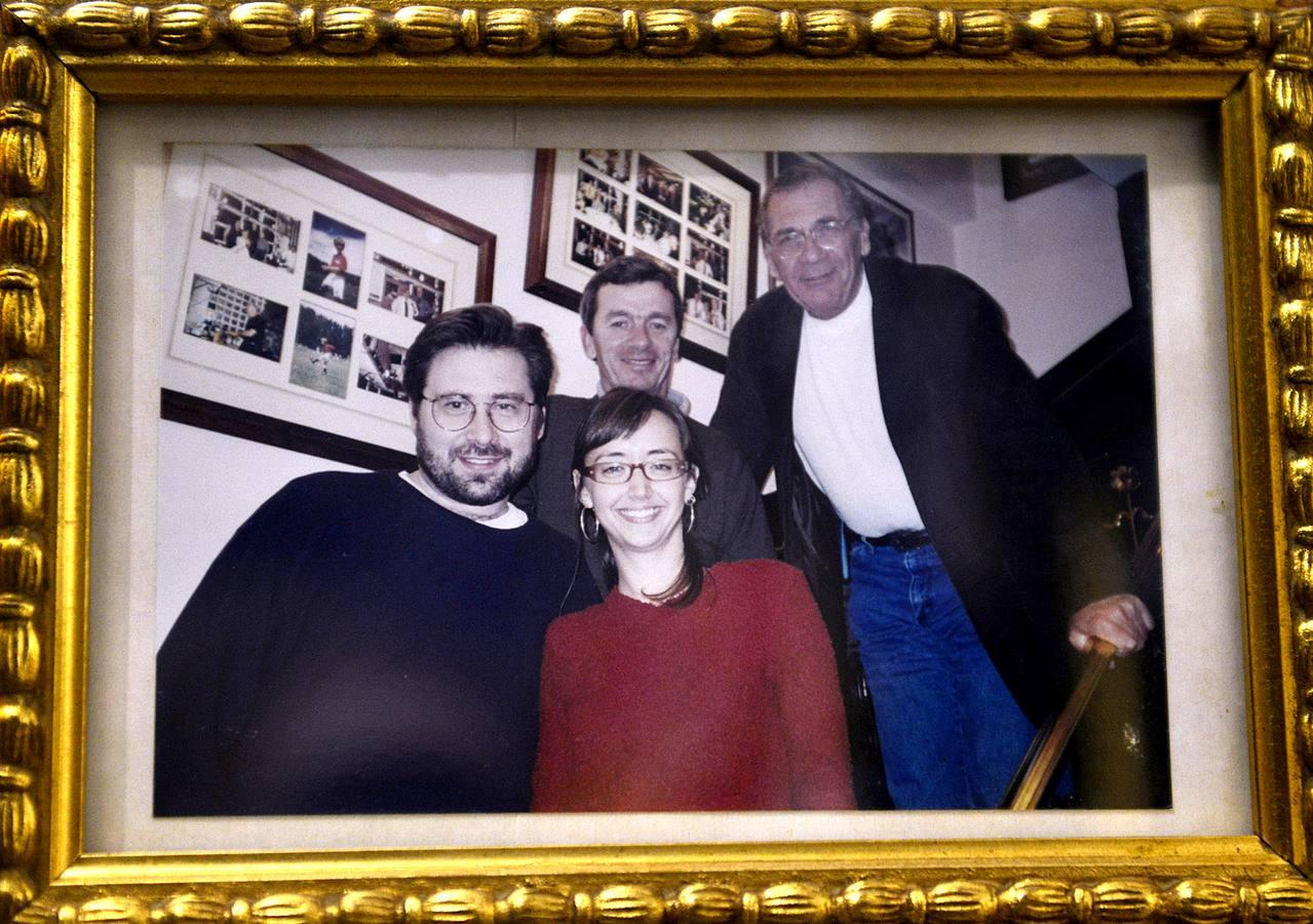 El difunto director de cine Sidney Pollack se atrevió, sin mucho éxito, a cortar jamón.