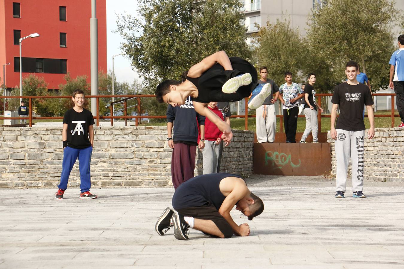 Vitoria se impulsa a la moda del parkour