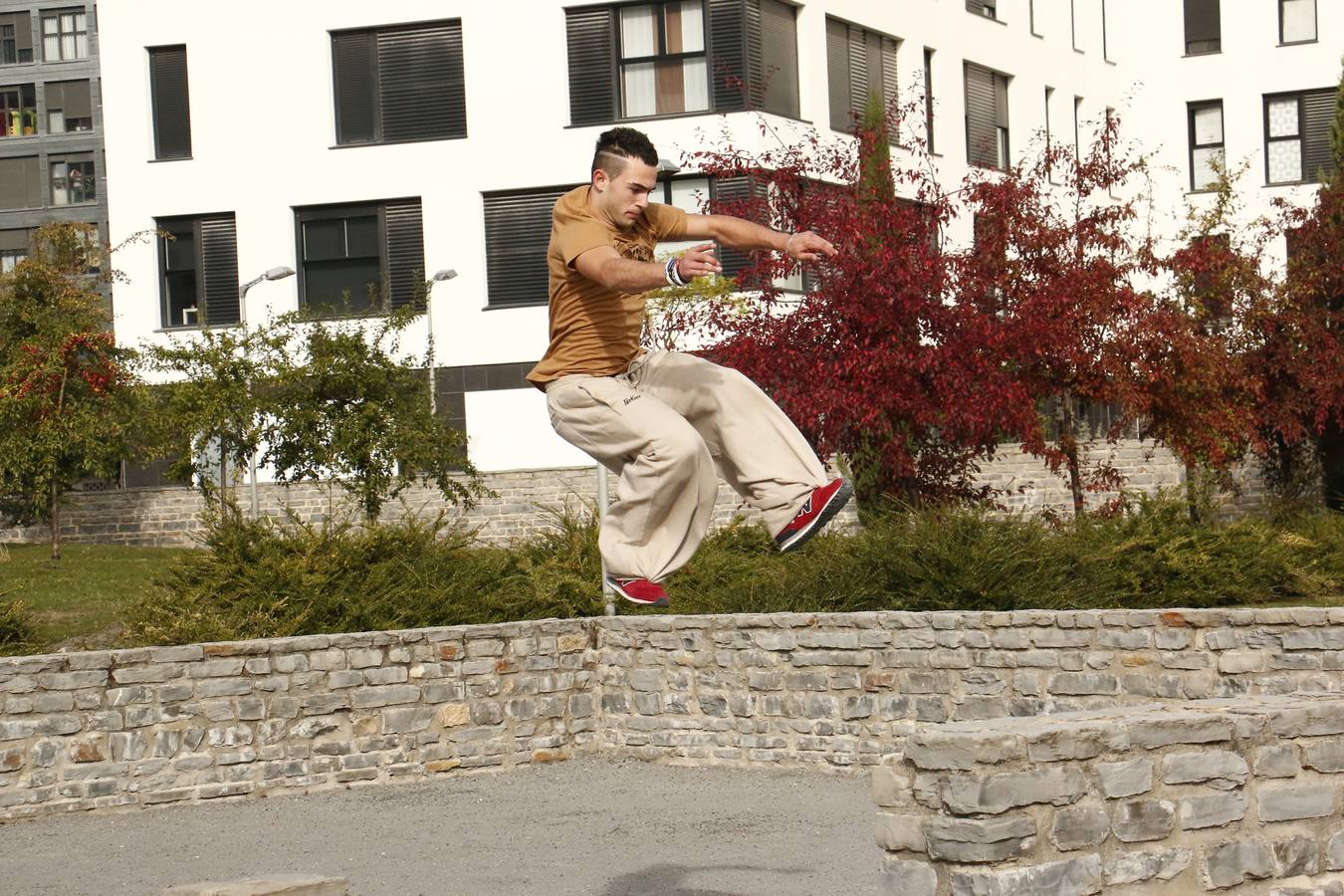 Vitoria se impulsa a la moda del parkour