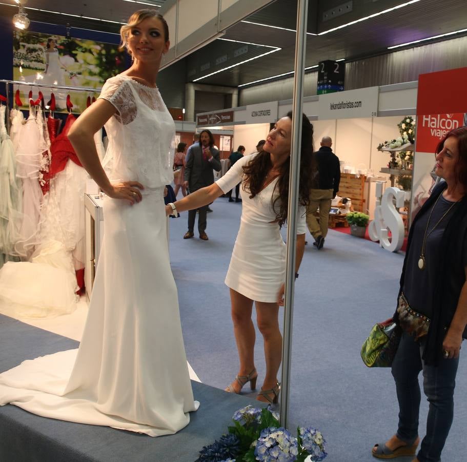 Novias y novios tienen una cita en el BEC