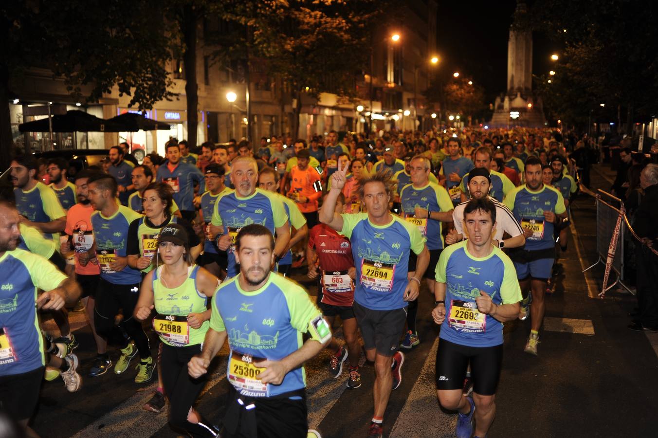 Las mejores imágenes del Bilbao Night Marathon 2016