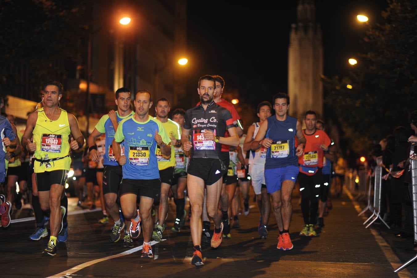 Las mejores imágenes del Bilbao Night Marathon 2016