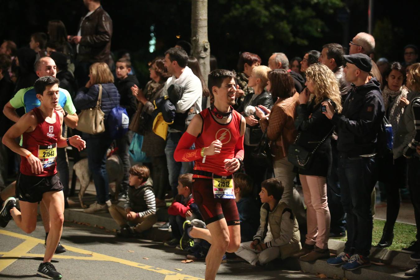 Las mejores imágenes del Bilbao Night Marathon 2016