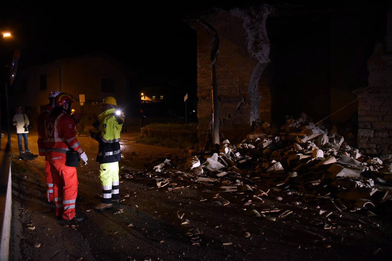 Dos terremotos de magnitud 5,4 y 5,9 sacuden el centro de Italia