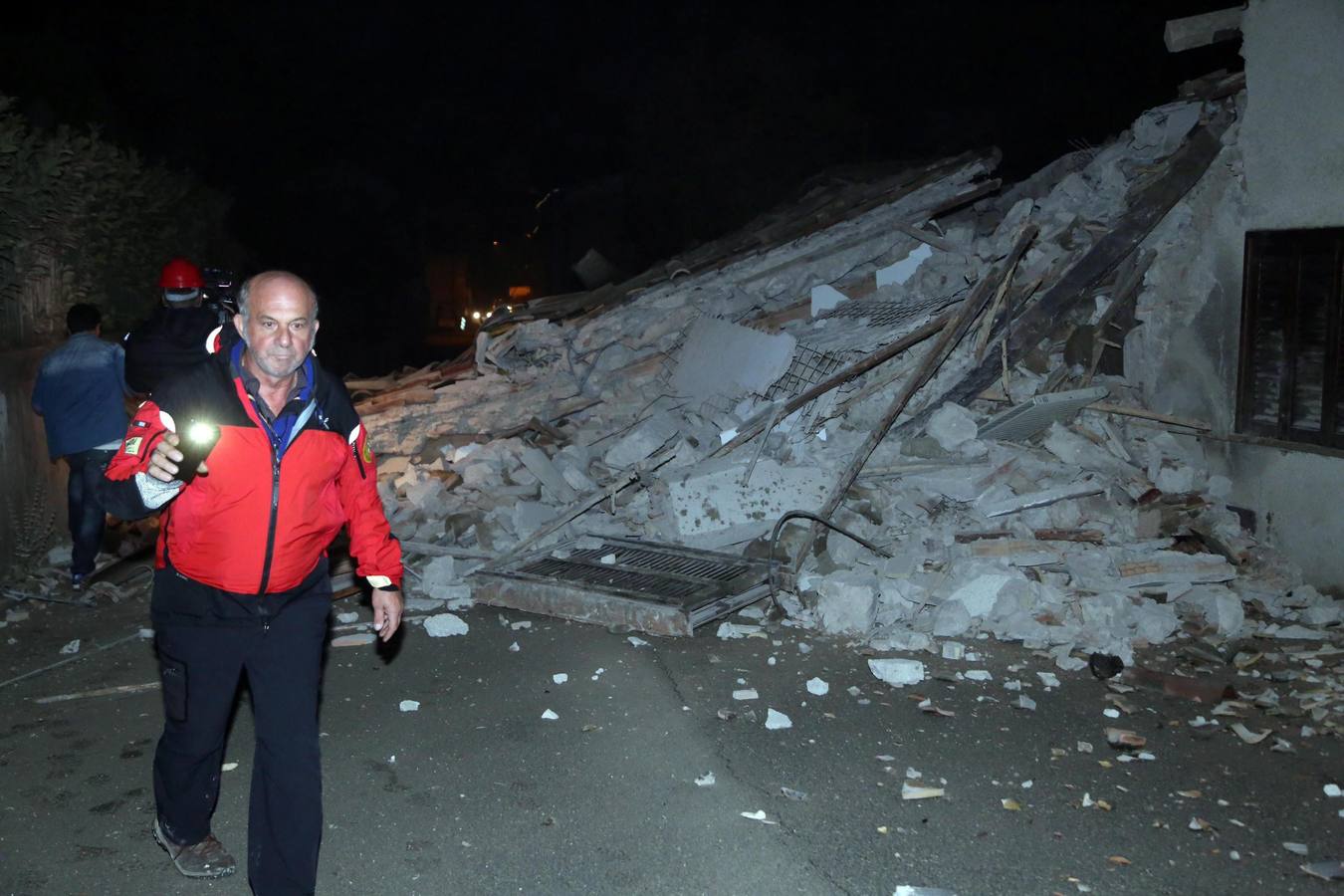 Dos terremotos de magnitud 5,4 y 5,9 sacuden el centro de Italia