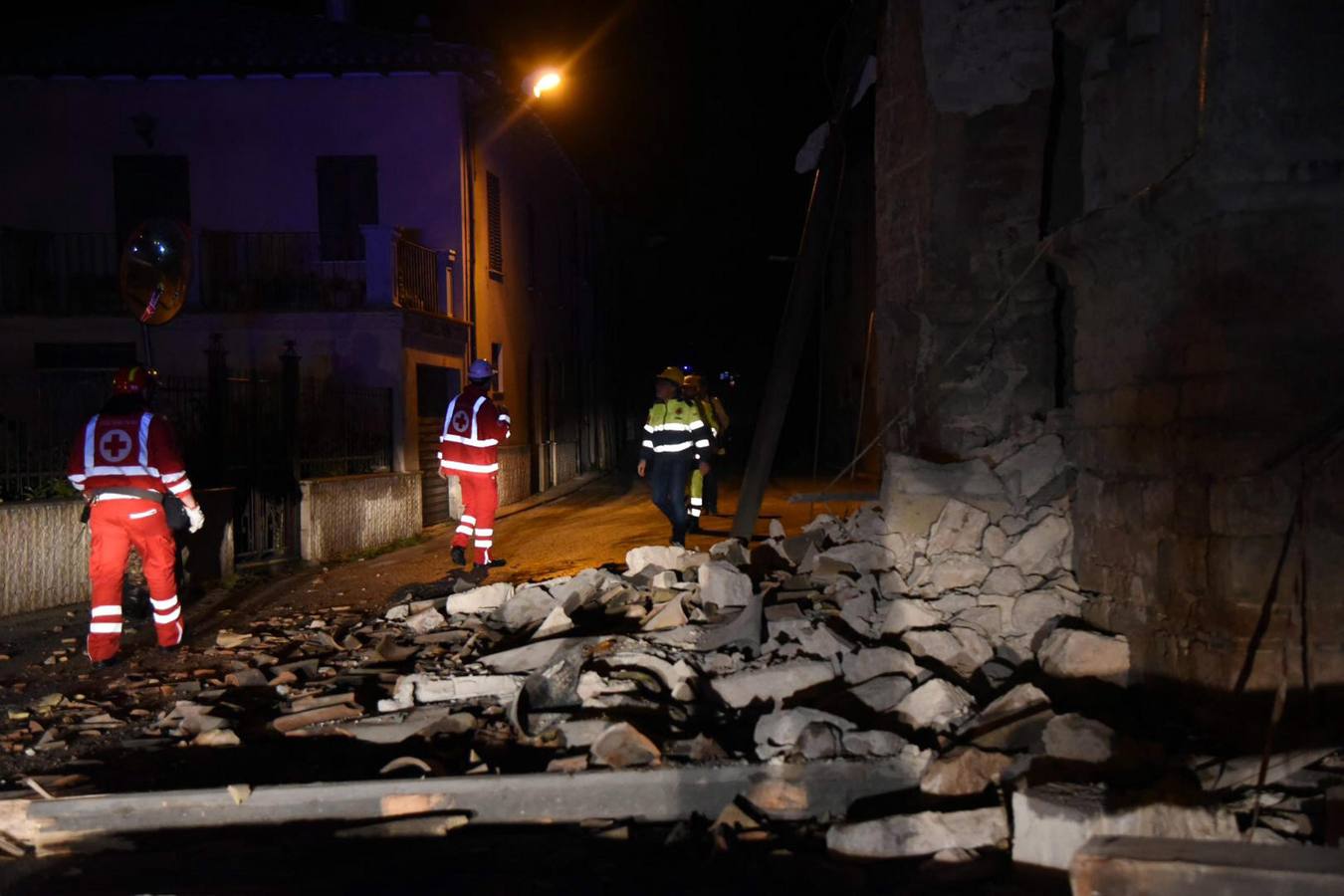 Dos terremotos de magnitud 5,4 y 5,9 sacuden el centro de Italia