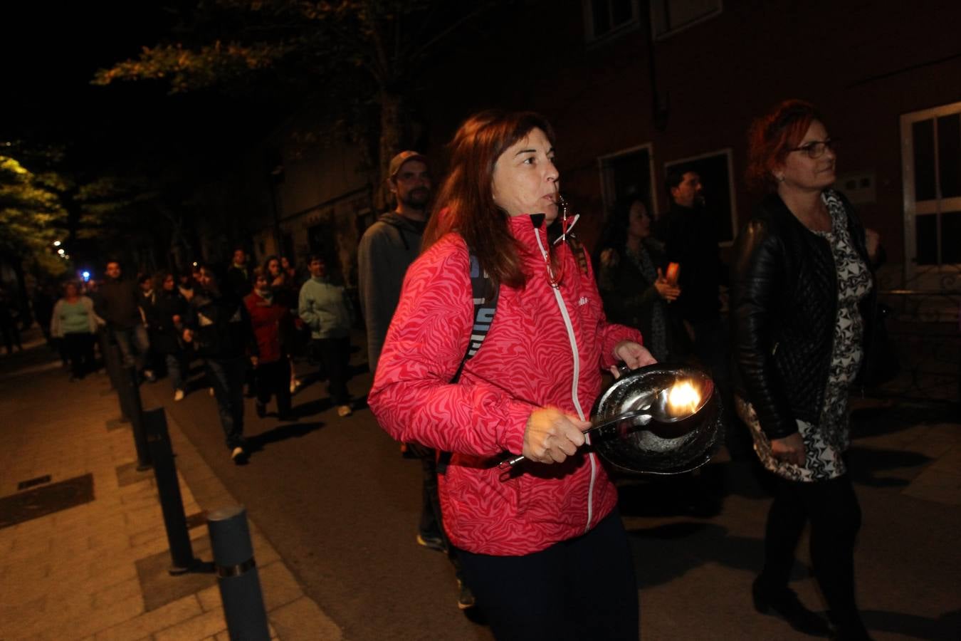 Vecinos del barrio bilbaíno de Ollerías acuden a la protesta diaria de Abetxuko contra &#039;los pichis&#039;