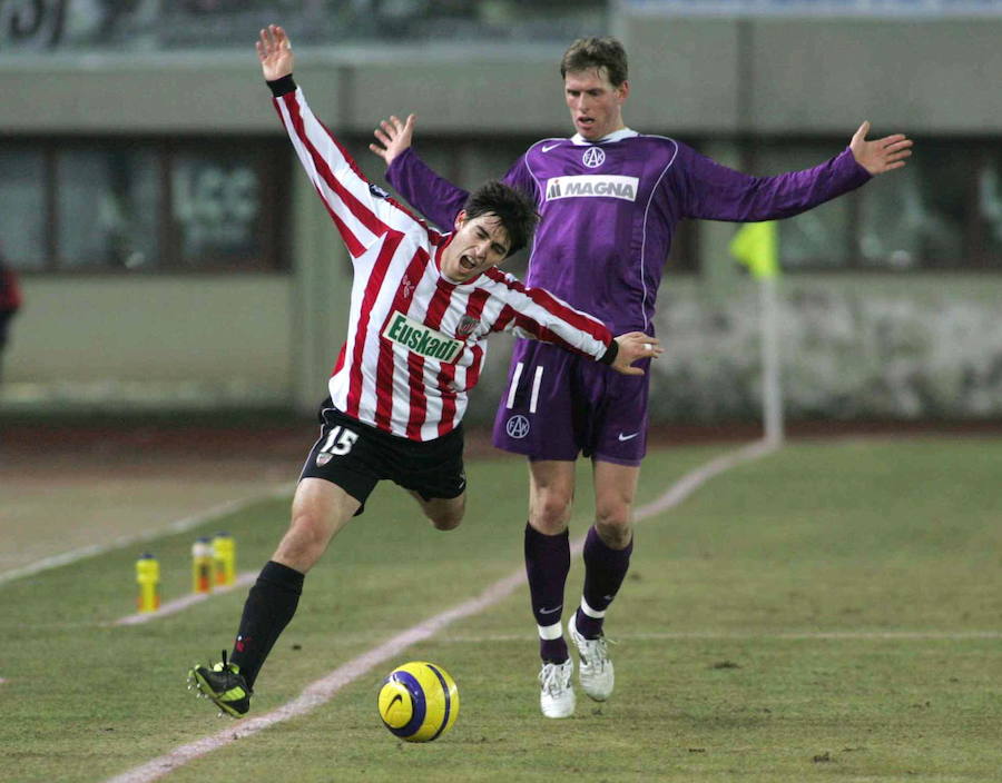 Iraola, durante un partido de UEFA frente al Austria de Viena en febrero de 2005