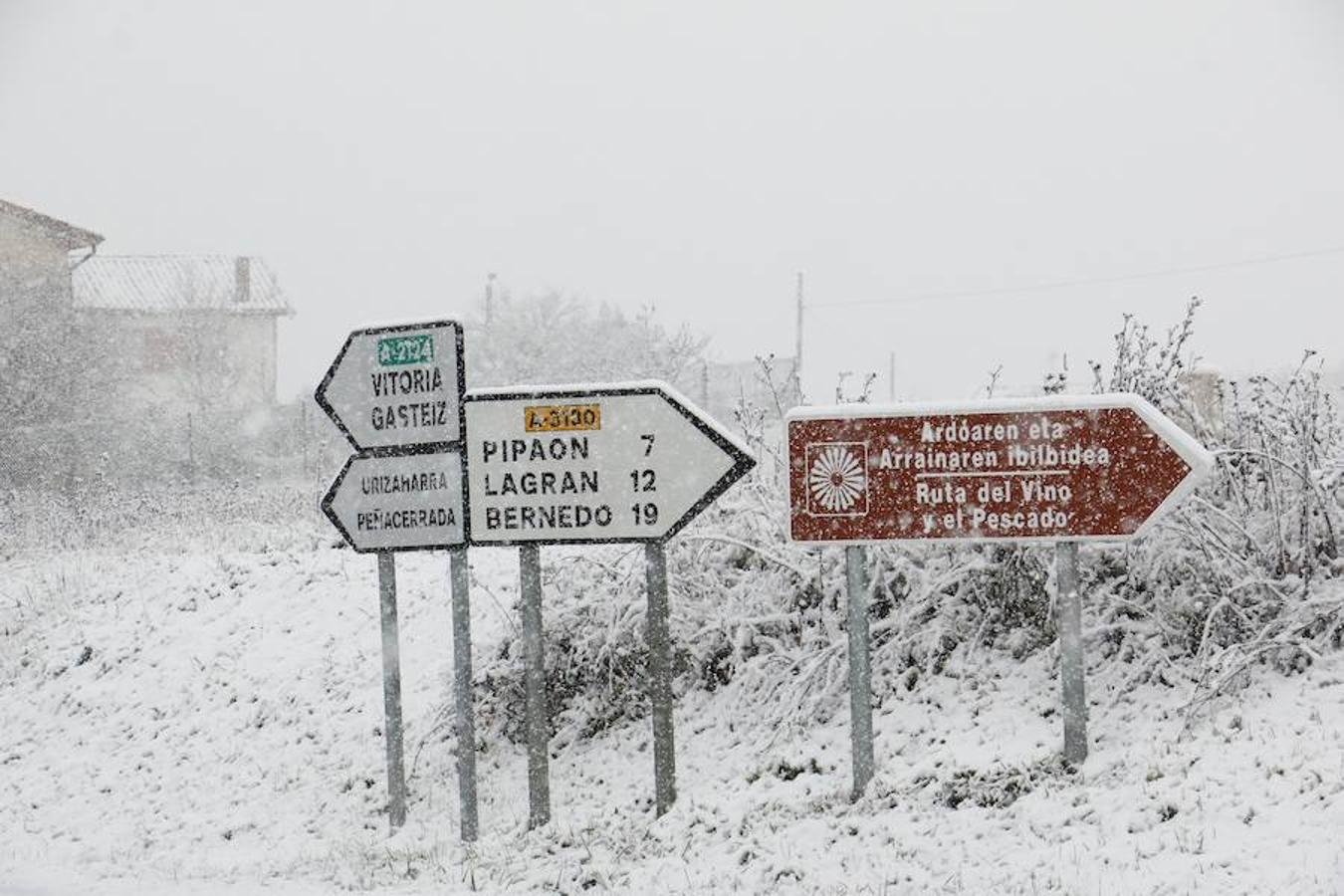 La primera nevada del otoño en Álava