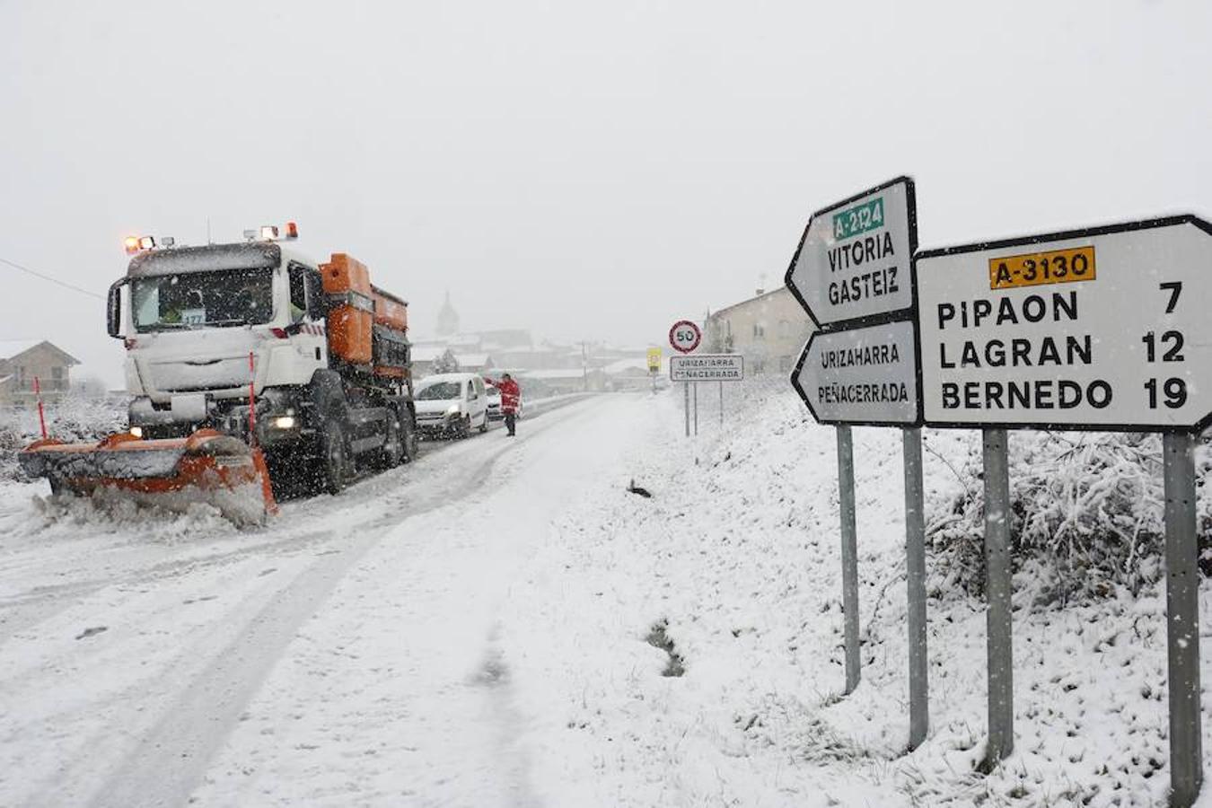 La primera nevada del otoño en Álava