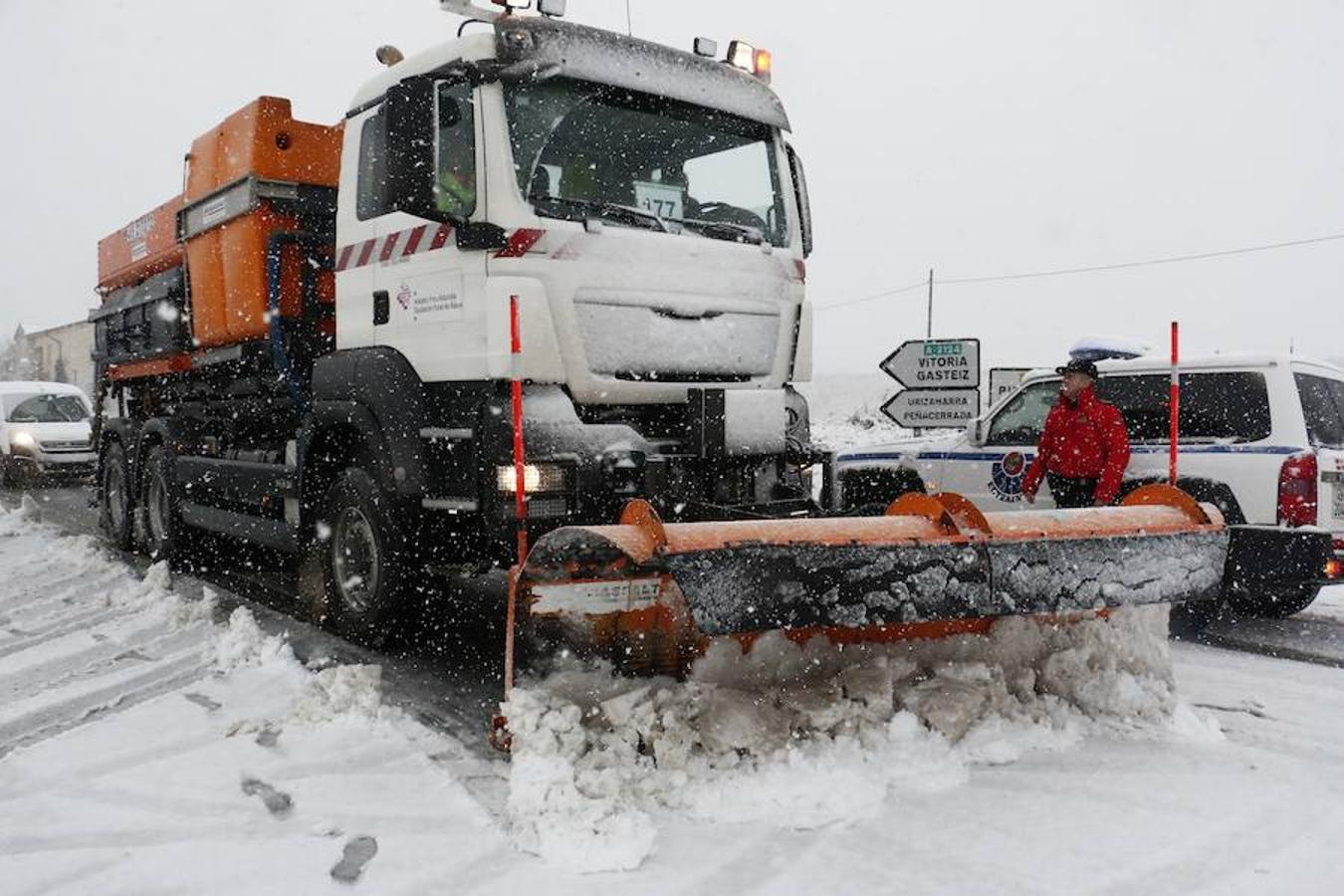 La primera nevada del otoño en Álava