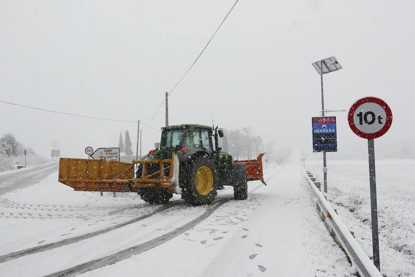 La primera nevada del otoño en Álava
