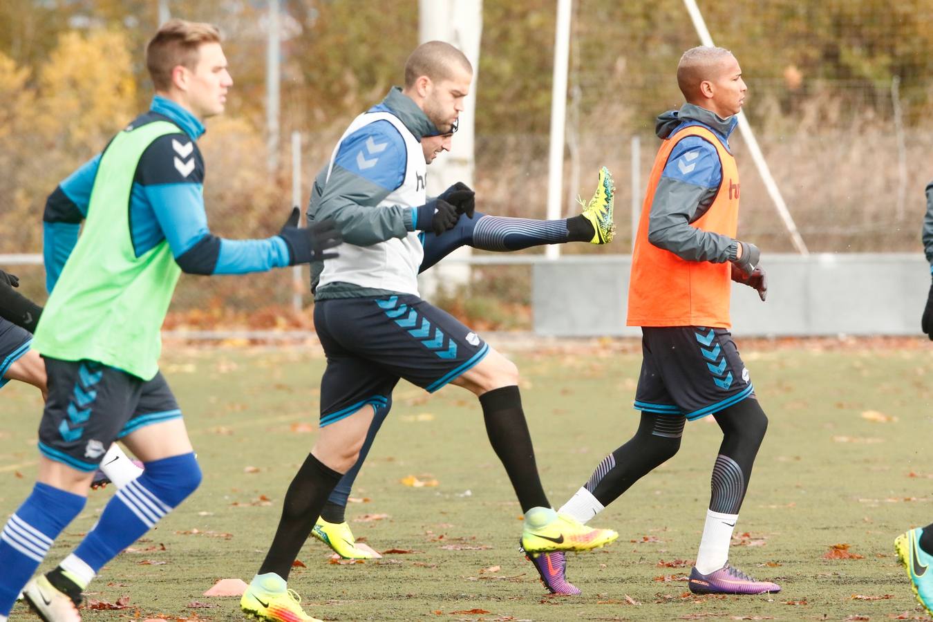 Entrenamiento otoñal del Alavés en Betoño