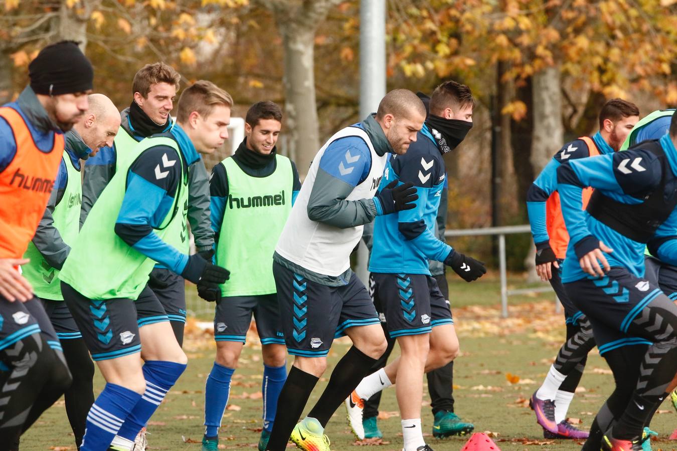 Entrenamiento otoñal del Alavés en Betoño