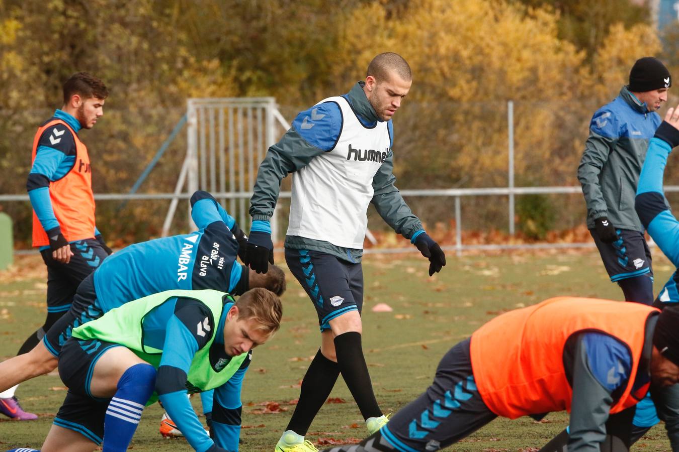 Entrenamiento otoñal del Alavés en Betoño