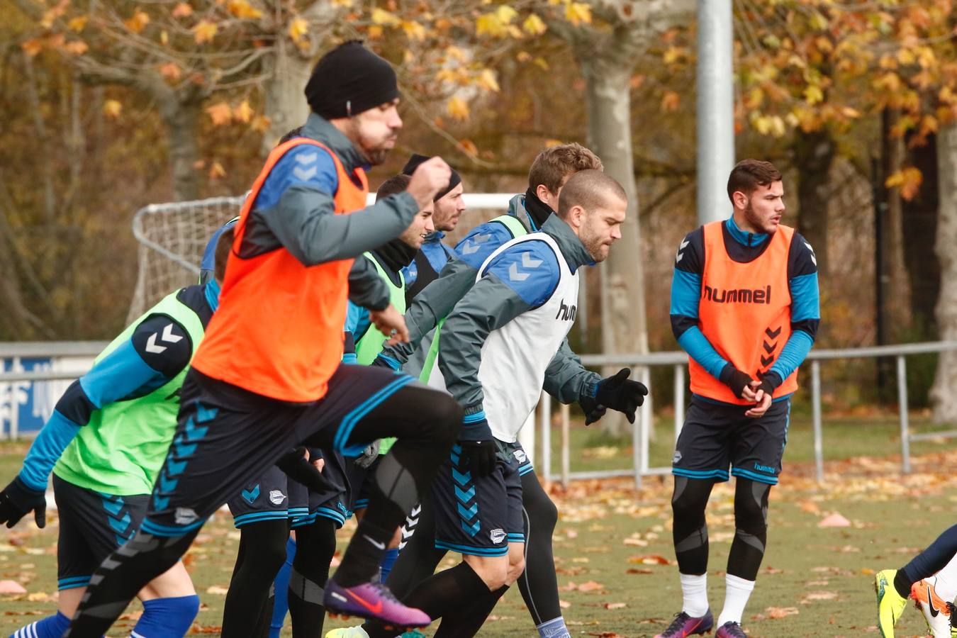 Entrenamiento otoñal del Alavés en Betoño