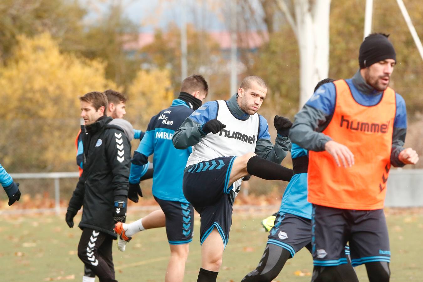 Entrenamiento otoñal del Alavés en Betoño