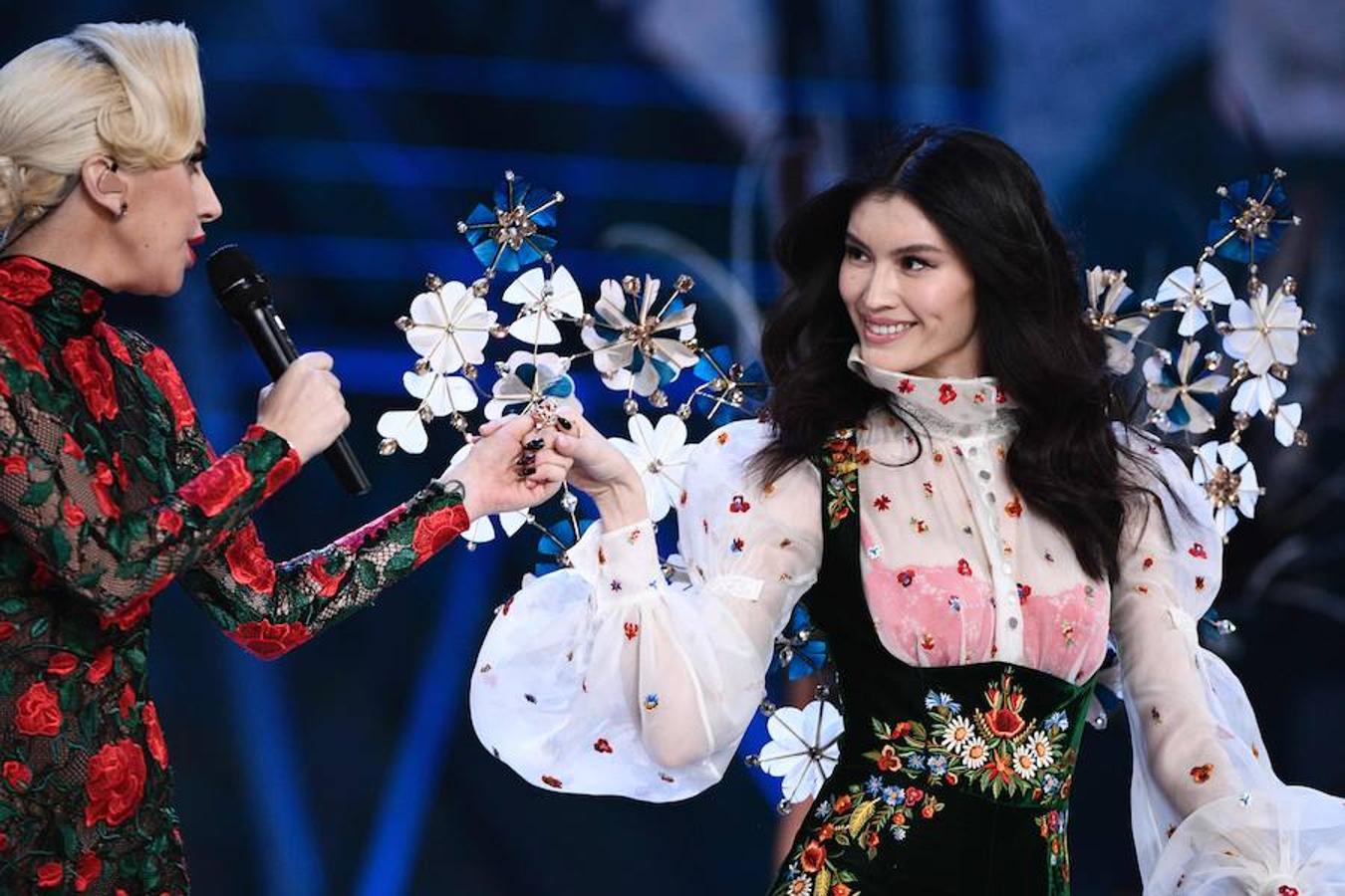 Victoria&#039;s Secret Fashion Show 2016: las modelos una a una, en el desfile de París