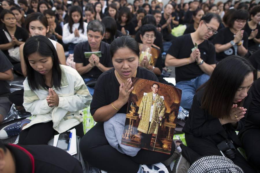 Tailandia celebra el cumpleaños su último rey