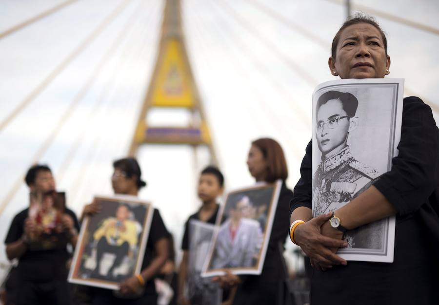 Tailandia celebra el cumpleaños su último rey