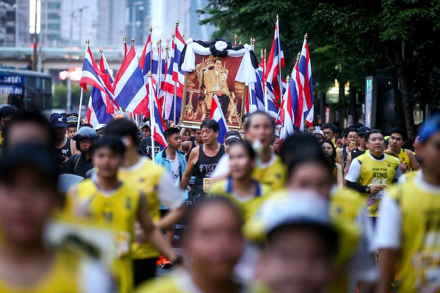 Tailandia celebra el cumpleaños su último rey