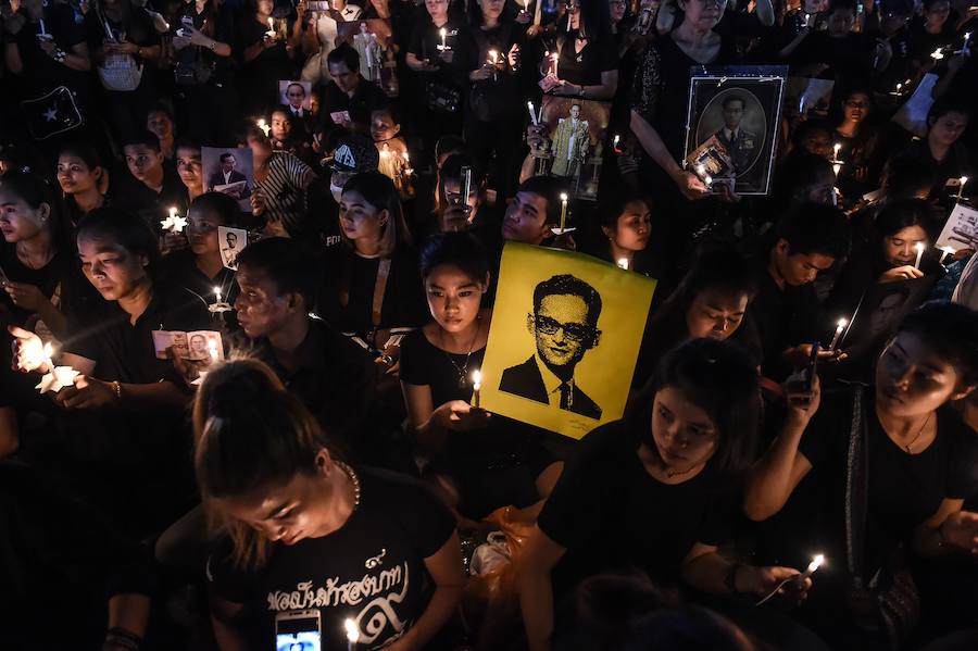 Tailandia celebra el cumpleaños su último rey