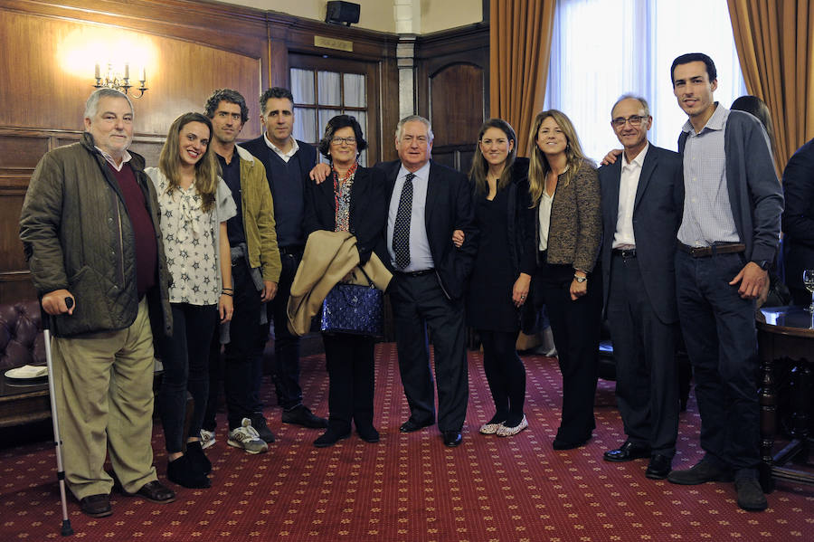 Miguel Indurain, Jaime Salvà, Fernando Astorqui, familiares y amigos.