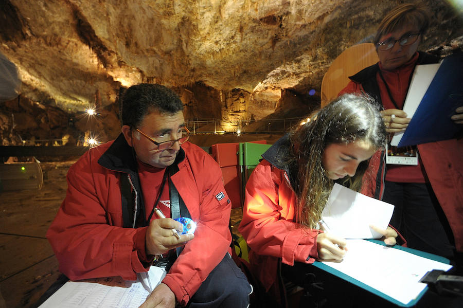 Maraton en la cueva de Pozalagua