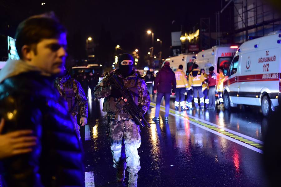 Al menos 35 muertos y 40 heridos en un ataque a un club nocturno de Estambul