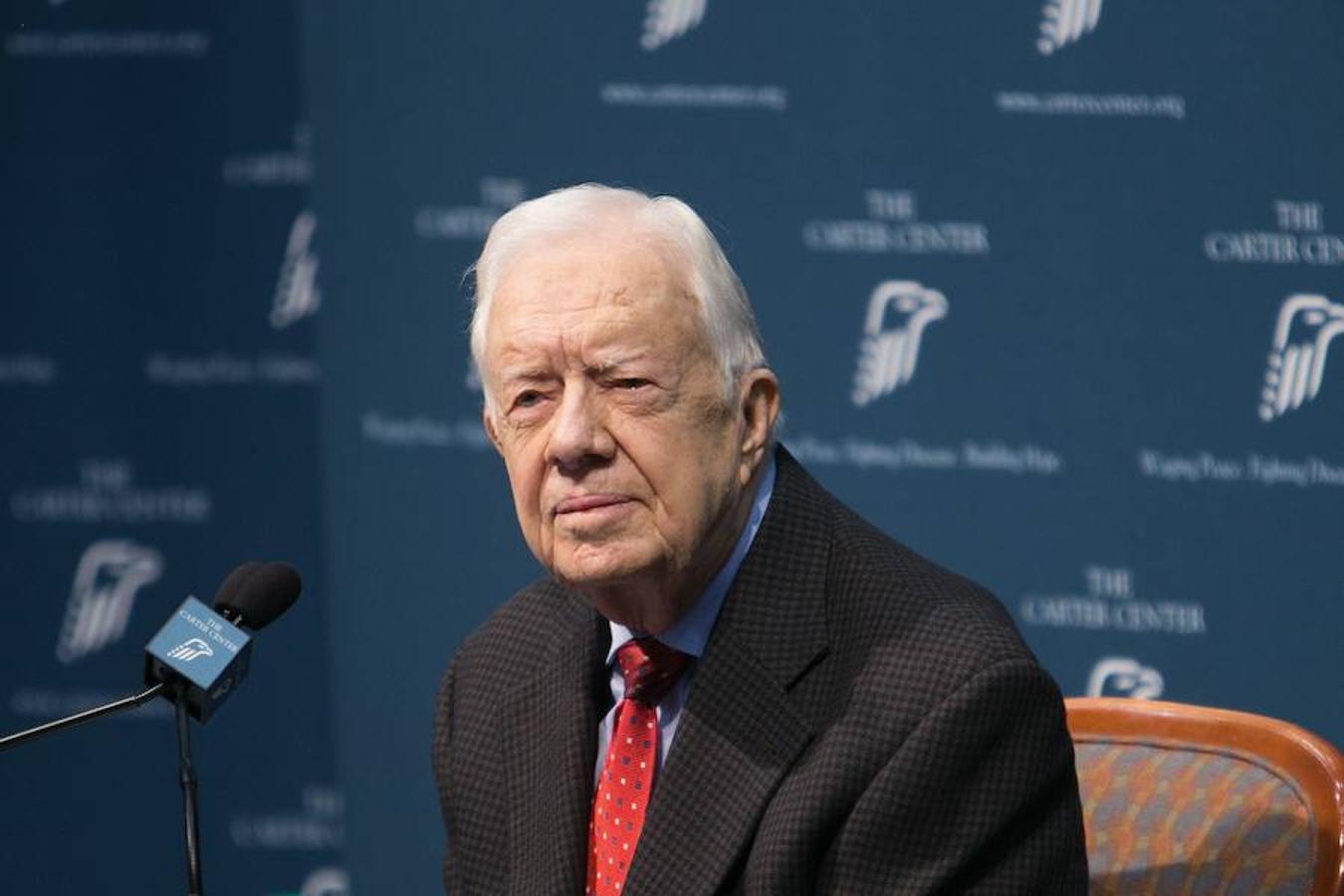 Jimmy Carter. Desde que anunciara hace un año que padece cáncer, el expresidente Jimmy Carter está en todas las quinielas para fallecer en brevedad. Sus 93 años tampoco ayudan a ser muy optimistas con su futuro.