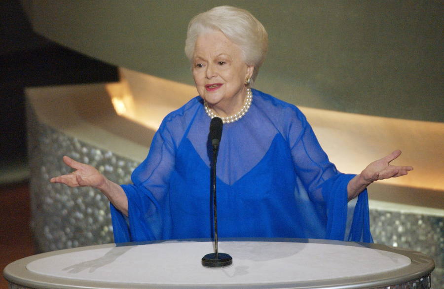 Olivia de Havilland. La veterana actriz de 101 años baja del cuarto al décimo puesto en la lista. La última superviviente del reparto de Lo que el viento se llevó se resiste a abandonarnos.