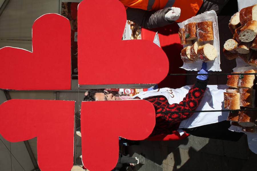 Roscón solidario en la Plaza Nueva de Bilbao