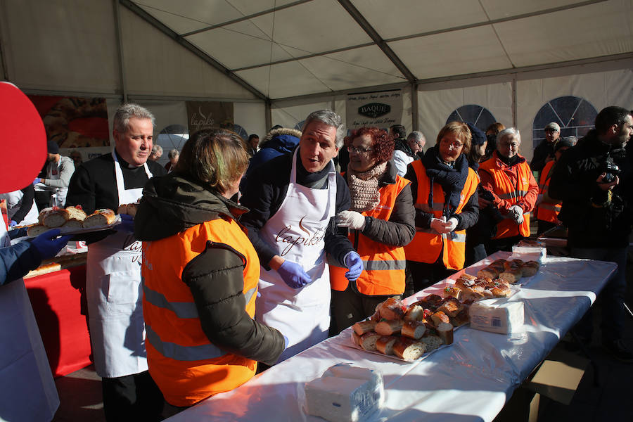 Roscón solidario en la Plaza Nueva de Bilbao