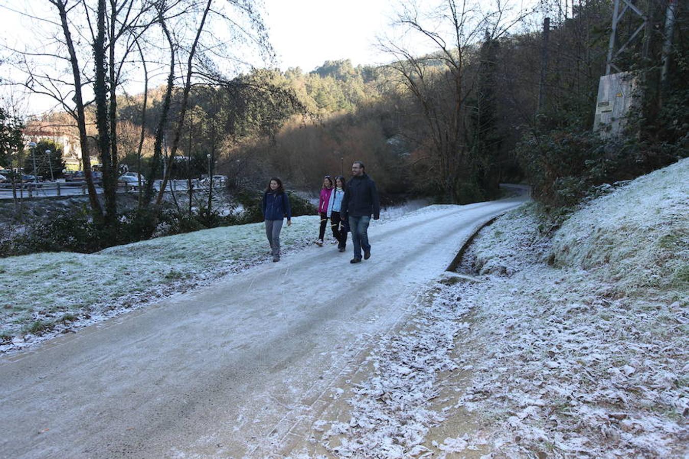 Así de fría estaba la mañana en El Regato y en Otxandio