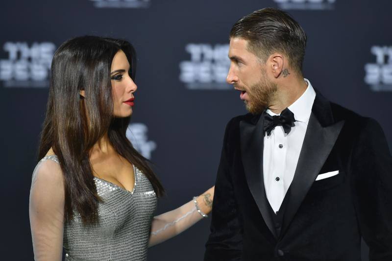 Cristiano posa por primera vez con su novia y su hijo en los premios FIFA