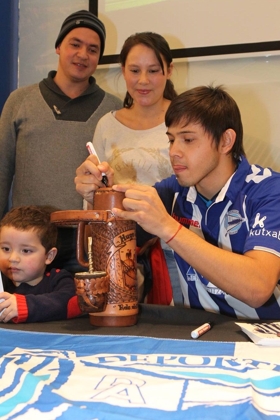 Presentación de Óscar Romero, el nuevo fichaje del Alavés